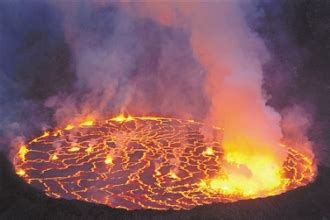 非常罕见 世界第八个永久火山熔岩湖被发现_科普中国网