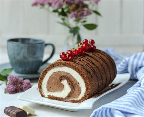 Rolat sa 2 vrste čokolade - Mystic Cakes