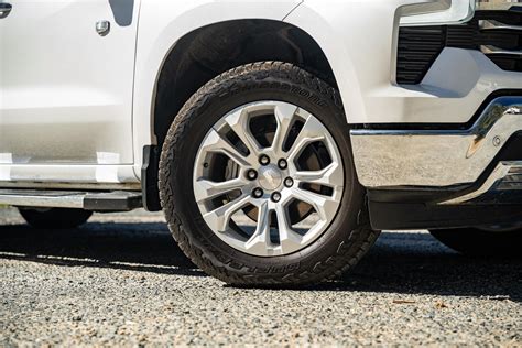 Chevrolet Silverado vs RAM 1500 Comparison | CarExpert