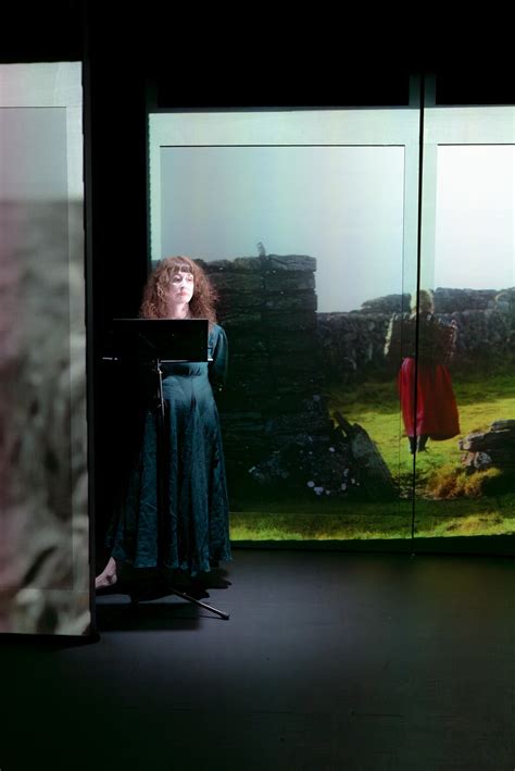 “Ní raibh uaim ach an grá dorcha drúisiúil draíochtach a bhí idir Cathy ...