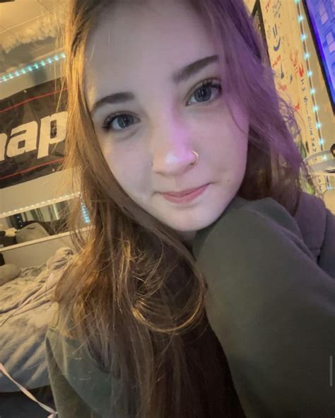 after the beach selfie:)) : r/smileygirls