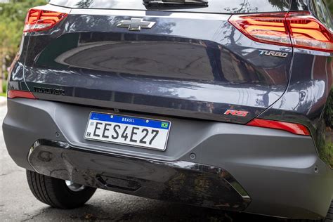 Tracker RS x Renegade Longitude: SUVs de personalidade. Qual é melhor?