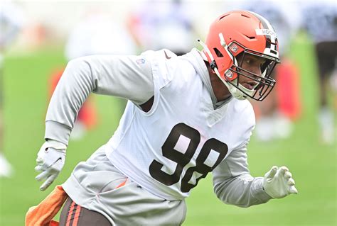 "Crying in daddy issues" - NFL fans react as Allison Kuch shares CCTV ...