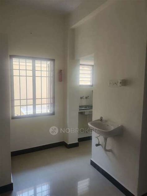 Independent House Anna Nagar west(first floor available-only one person ...