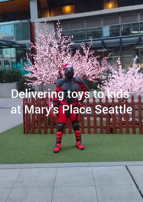 Seattle Superheroes deliver toys to kids in need at Mary's Place!! : r ...