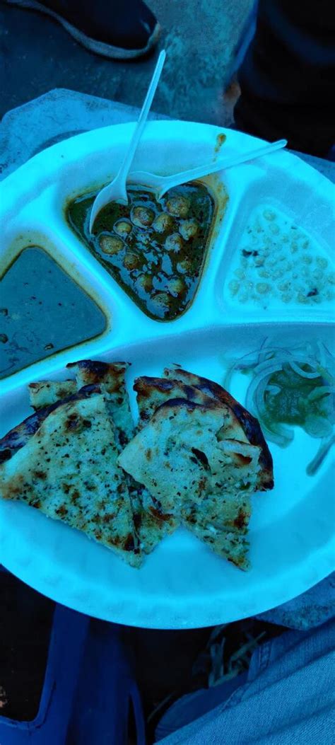 Menu at Amritsar ke chole kulche, Dhanbad