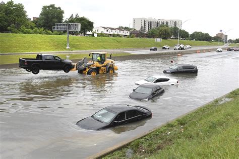 Detroit-area utility denies flooding claims from 2021 storm | AP News