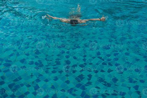 Swimming Men Top View 的图像结果