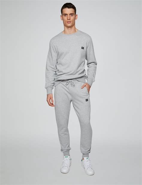 What To Wear With Grey Sweatpants Men's at Kyle Adamson blog