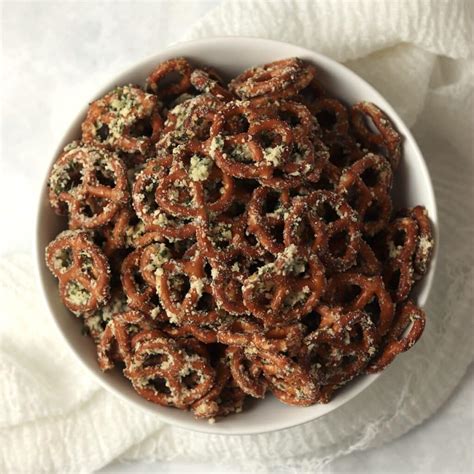 Garlic Parmesan Pretzels (5 Ingredients) | Kathleen's Cravings