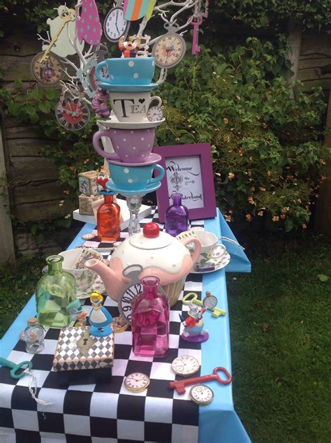 Alice In Wonderland Tables at Betty Metzger blog