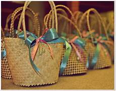 Wedding Door Gifts by Wedding Door Gifts Our Wedding Tales Mimie Adam Wedding Door Gifts