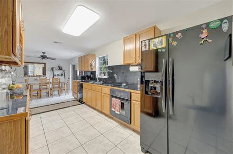 21519 SW 90th Ave, Cutler Bay – Mario Avalos