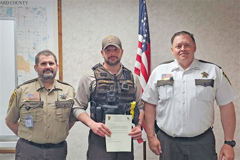 Hubbard County jailer recognized for lifesaving efforts - Park Rapids ...