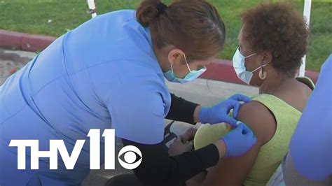 CVS and Walgreens limit COVID-19 vaccines in multiple states | thv11.com