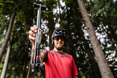 Lezyne Digital Travel Floor Drive Pump Brings Big Features to Miniature ...