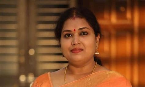 చిత్ర‌సీమ‌లో విషాదం.. ప్ర‌ముఖ గాయ‌ని క‌న్నుమూత‌ | Playback singer ...
