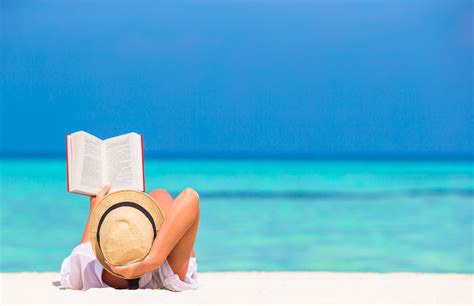 This Summer's Four Hottest Beach Reads | PeopleHype