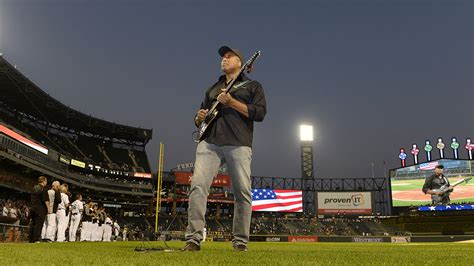 Yankees legend Bernie Williams compares baseball and music careers as ...