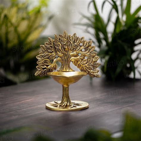 Traditional Housewarming Gift Ideas | Best Gifts for Griha Pravesh