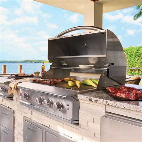 Built-In Grills for Outdoor Kitchens : BBQGuys