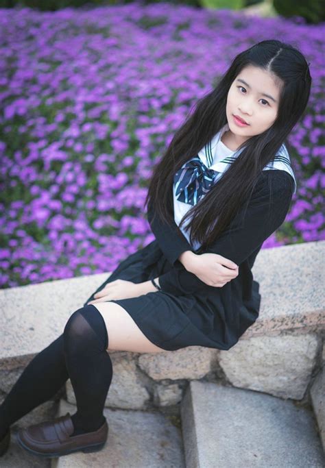 新西兰留学的美女甜美制服过膝袜白皙写真 - 儿童画简笔画图片 - 哇图网