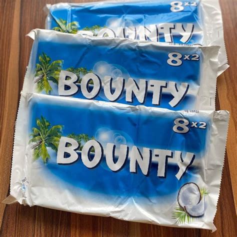 Bounty Chocolate Bar (History, Flavors & Marketing) - Snack History