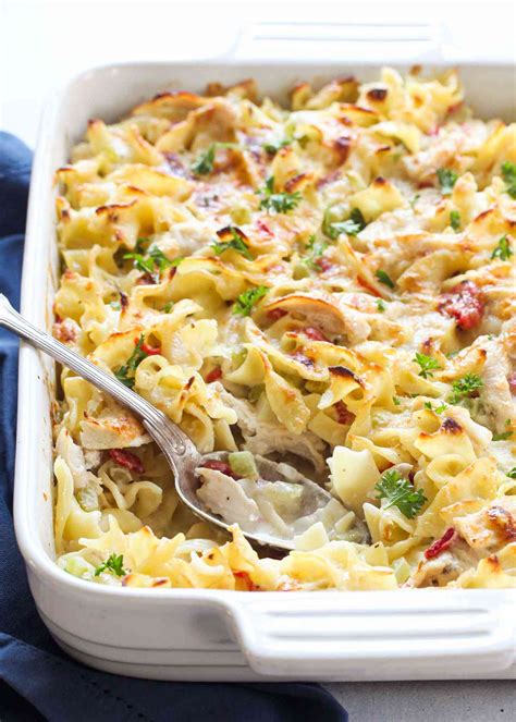 Easy One Pan Chicken Noodle Casserole: A Simple Recipe