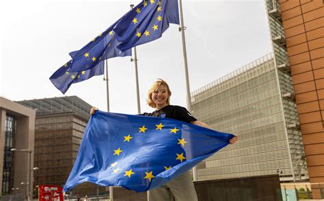 Stage rémunéré Livre bleu de la Commission européenne 2026 pour les ...