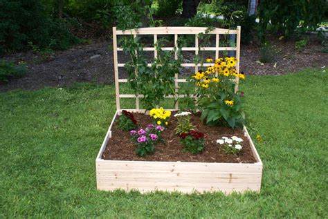 Riverstone Eden 4X4 Raised Garden Bed with Trellis [RGB-4411-T]