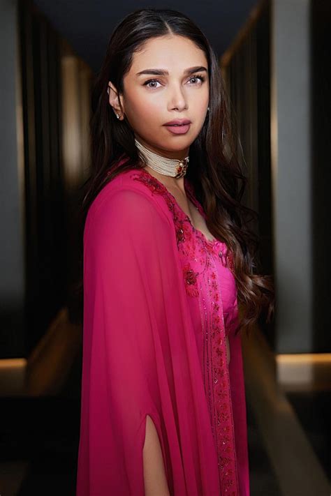 Aditi Rao Hydari in Ridhi Mehra - Elahe