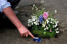 Miniature Garden Design Ideas Potholes Cracks Clever Landscaping Ideas by Miniature Garden Design Ideas For Potholes And Cracks Miniature Garden Design Ideas Potholes Cracks Clever Landscaping Ideas