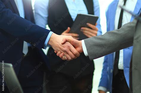 Business Handshake Stock-Photo 的图像结果