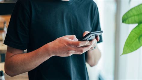 Fexting: The grown-up guide to fighting over text | GQ India