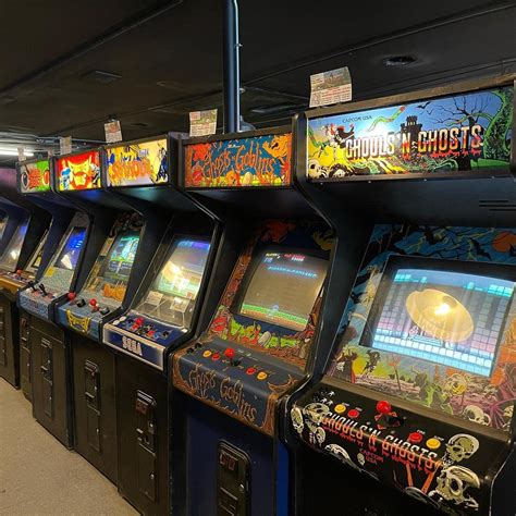 What To Expect at the Largest Arcade in the USA - Galloping Ghost