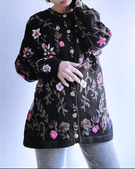 FLORAL EMBROIDERY KNIT CARDIGAN. | rhythm.war*p リズムワープ