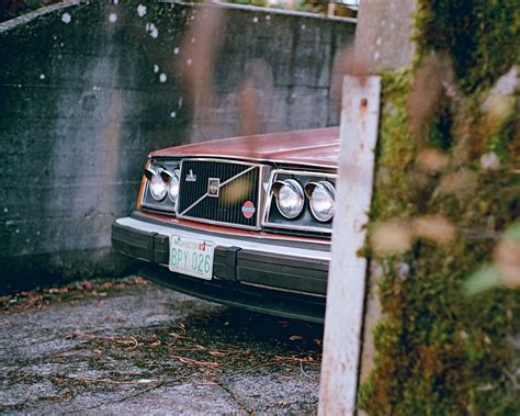 Creepin' Volvo • Leica M6 • 50mm Summilux • Santacolor 100 • Memphis ...