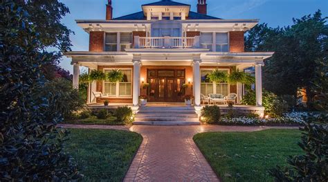 THE TIMOTHY DEMONBREUN HOUSE (Nashville) - B&B Reviews & Photos ...