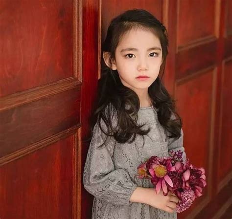 世界上最漂亮的小女孩_全球最美的8位小女孩,中国的小孩最漂亮,日本的_排行榜