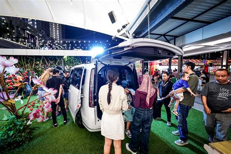 Honda Hadirkan Spesial Display Honda STEP WGN e:HEV dan Program “Honda ...