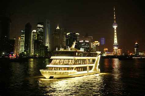 上海黄浦江游船 + 自助晚餐 - Klook客路
