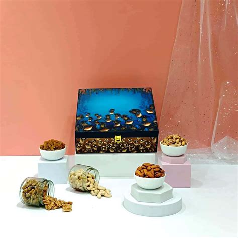 Fancy Gift Box 1kg - The Ultimate Luxury Gift – Sindhi Dry Fruits