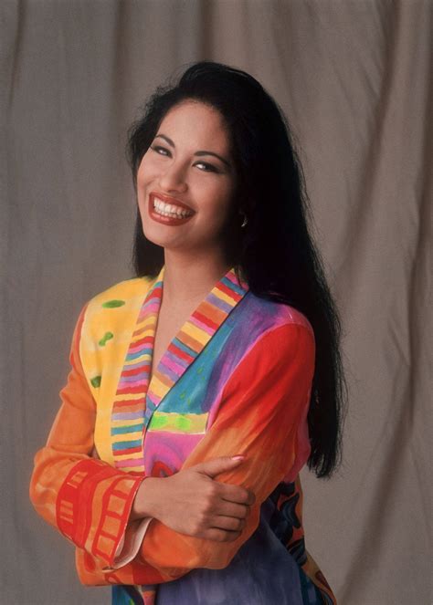 [100+] Selena Quintanilla Pictures | Wallpapers.com