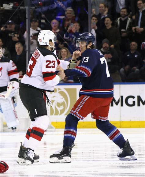 Hockey Fight 的图像结果