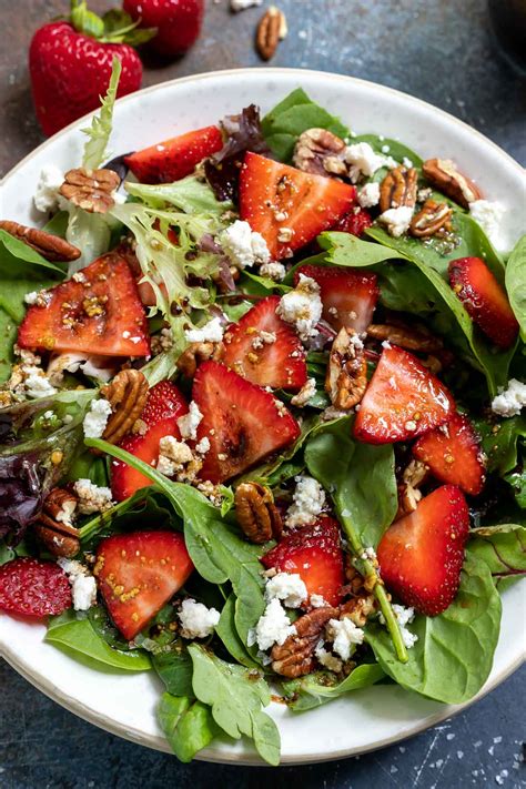STRAWBERRY SPINACH SALAD + balsamic dressing!!! WonkyWonderful