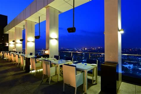 Evviva Sky Lounge, Crowne Plaza Bund Garden Road, Pune - Bookmytable