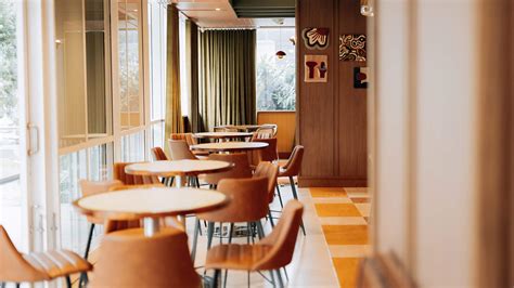 Maggie May, Newstead Review