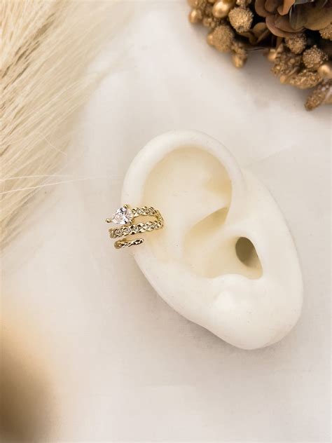 Buy Antique Gold Toned Contemporary Earcuff Online - Ishhaara