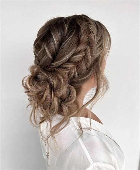 Pin by Christelle Goyau on Coiffure anniv | Bridemaids hairstyles, Hair ...