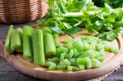 cara mengolah buah mengkudu untuk asam urat